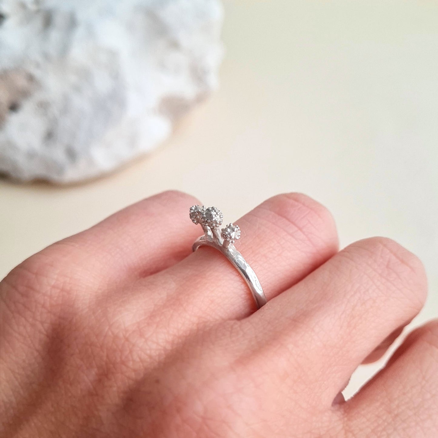 CORALINE - Anello in argento 925 a fedina con tre palline