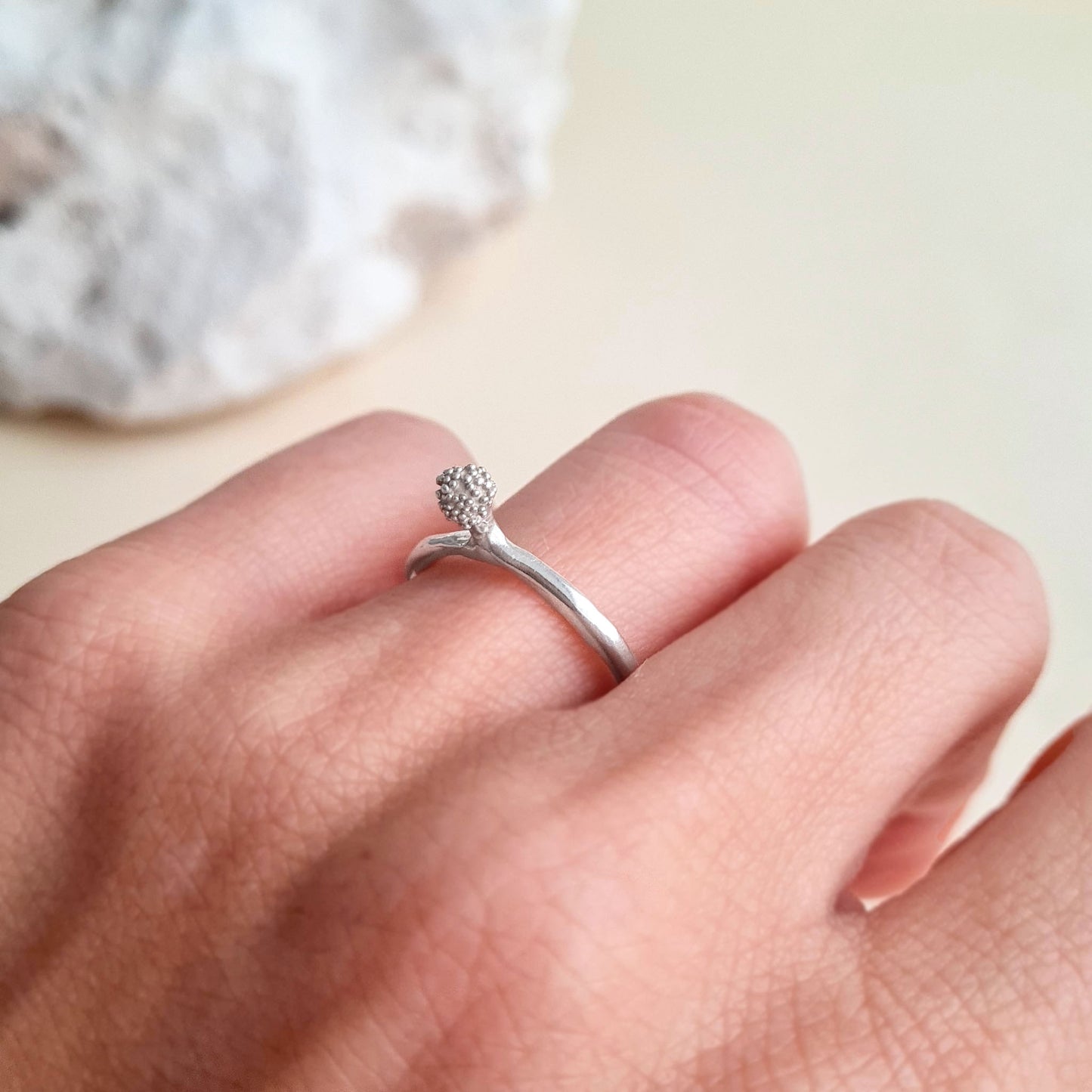 CORALINE - Anello in argento 925 a fedina con una pallina