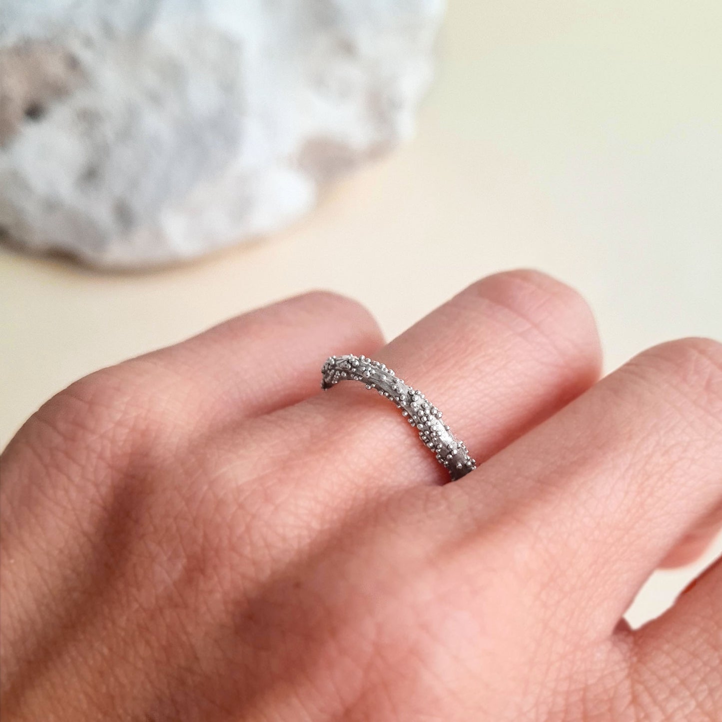 CORALINE - Anello in argento 925 a fedina e bollicine