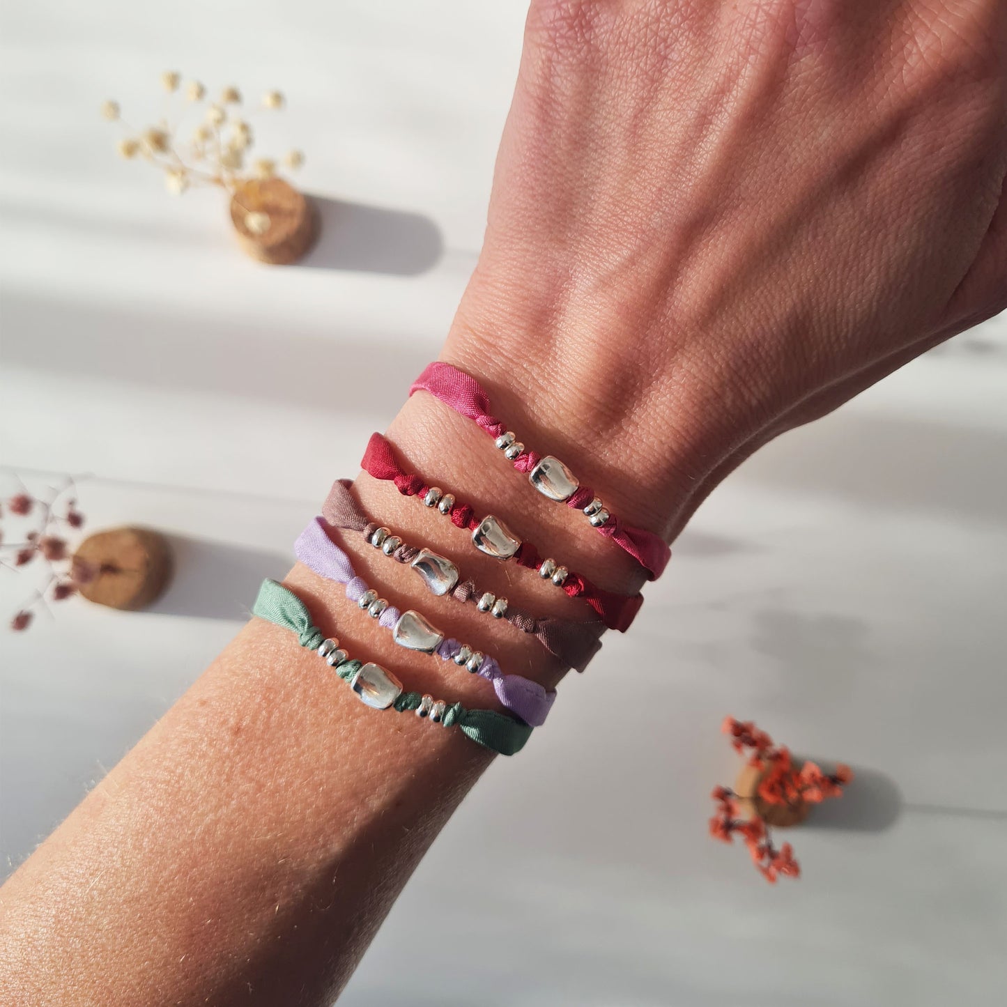 RAINBOW - Bracciale in tessuto e pepita arrotolata in argento 925