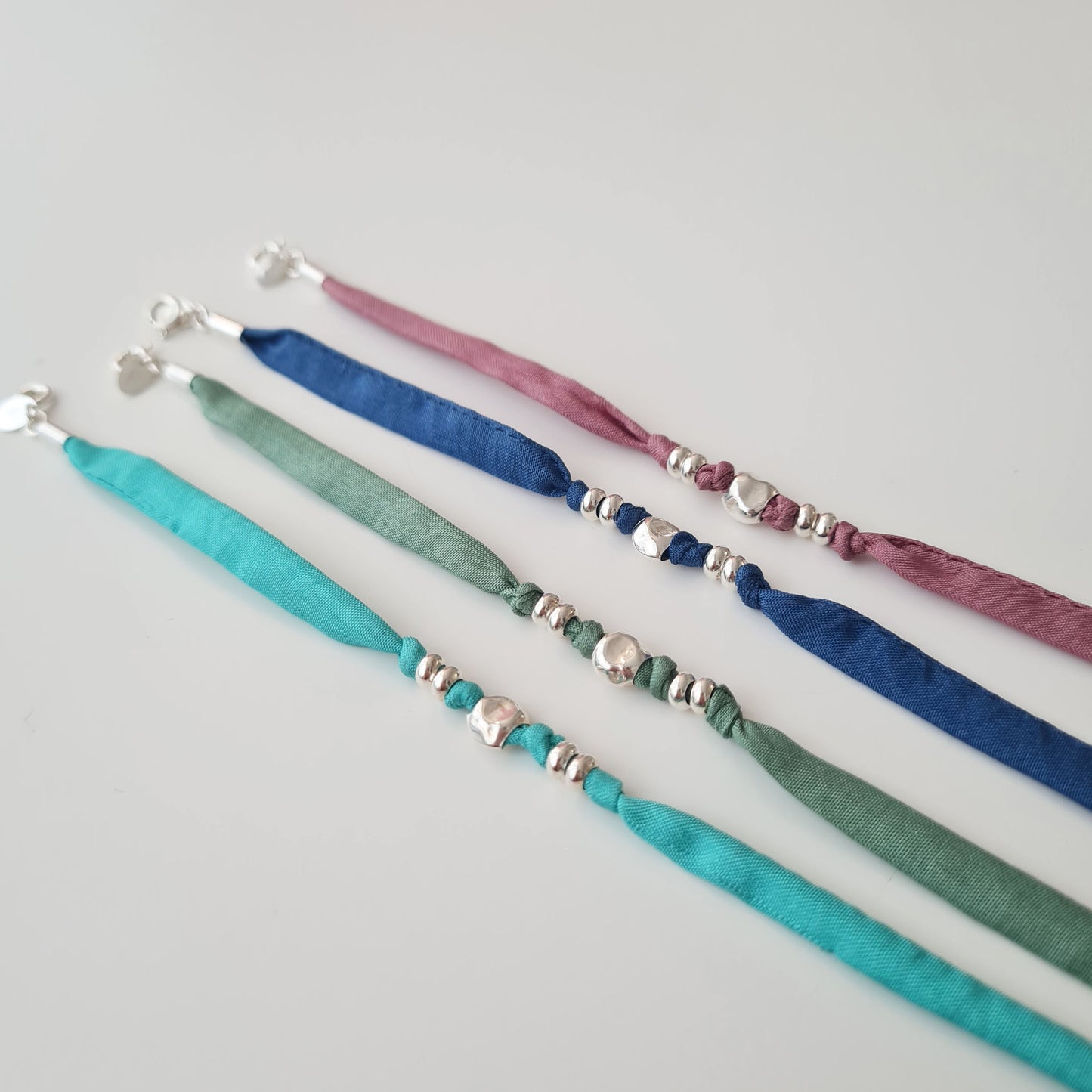 RAINBOW - Bracciale in tessuto e pepita irregolare in argento 925