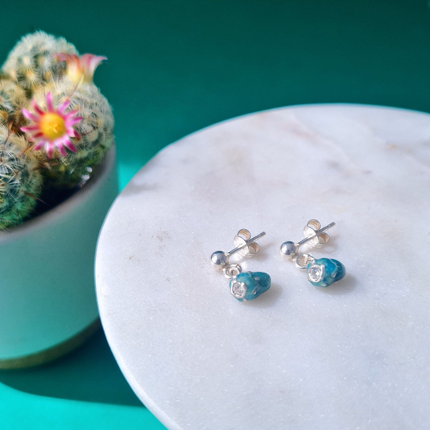 FICHI D'INDIA - Orecchini in argento 925 con pallina e charm fico