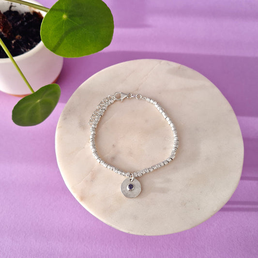 PILEA - Bracciale in argento 925 con pepite, charm pilea e iolite