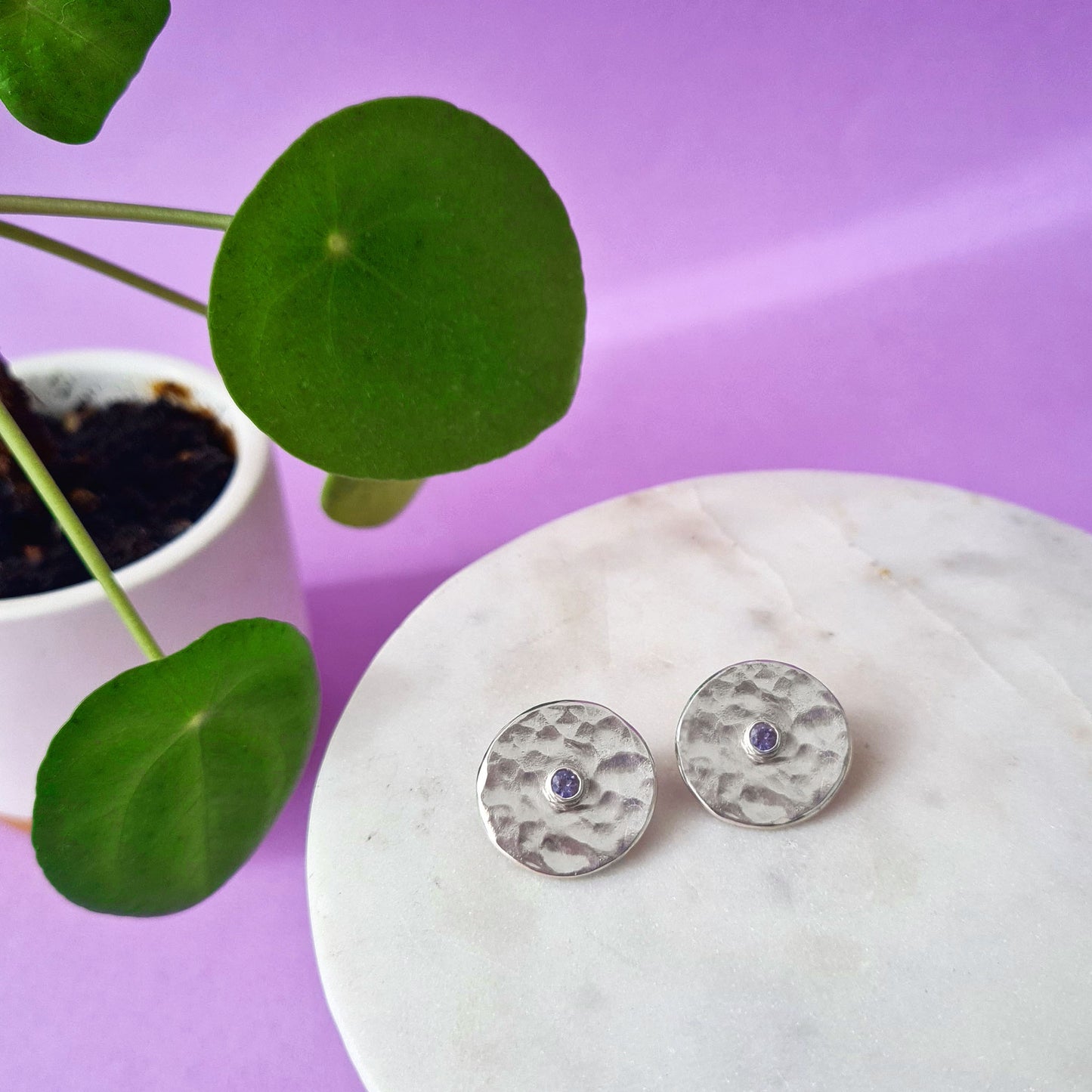 PILEA - Orecchini a lobo in argento 925 con pilea maxi e ioliti